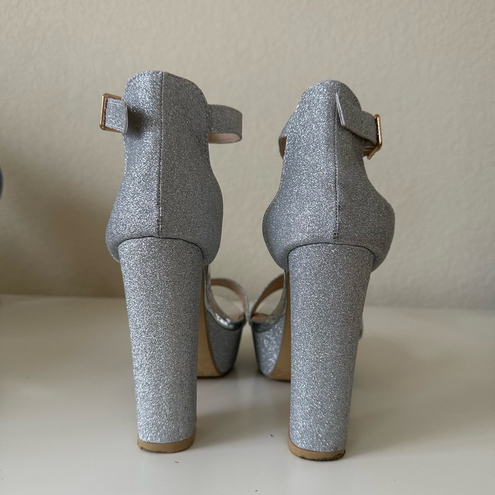 SHEIN Heels - Picture 2 of 5